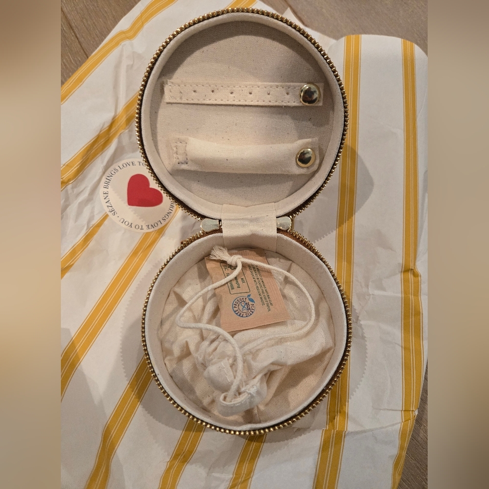 Sezane Jewelry Case - Like New! ✨